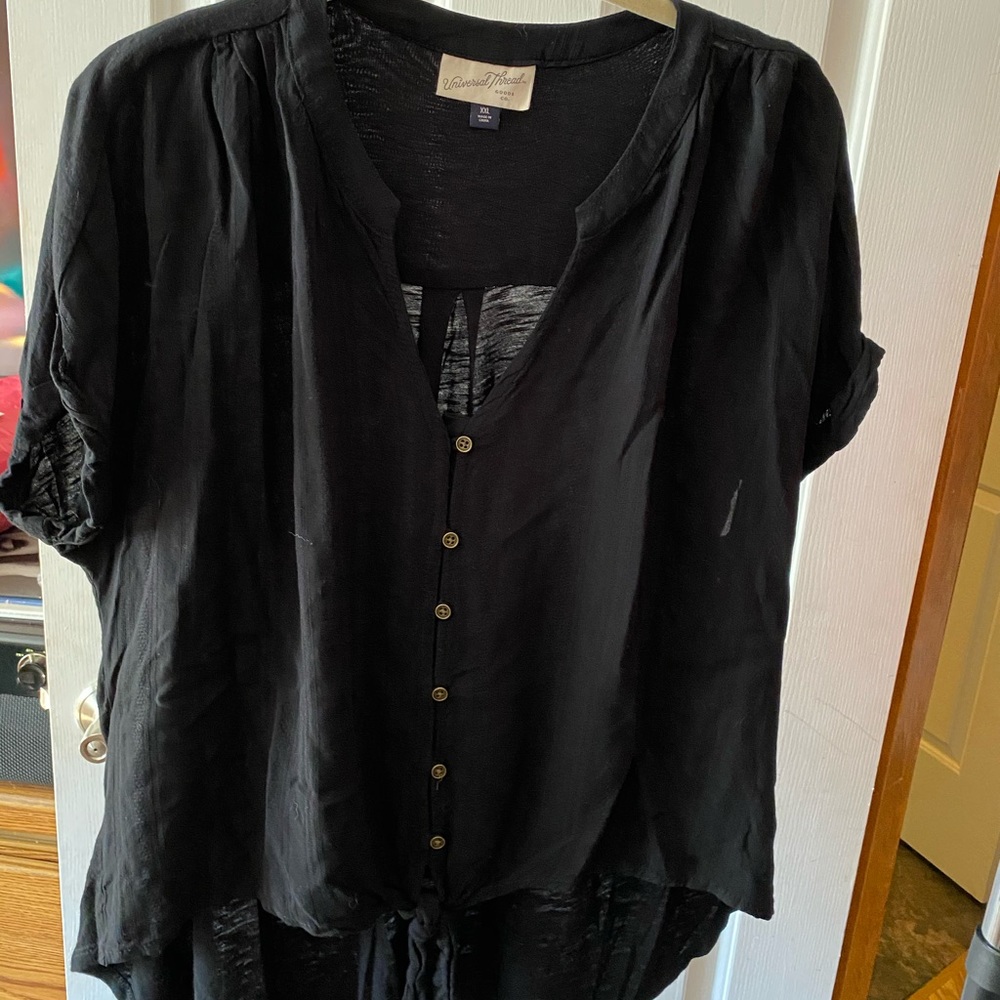 Button front hi lo top